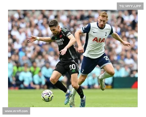 阿森纳领跑英超争冠，曼城利物浦紧追其后形势胶着